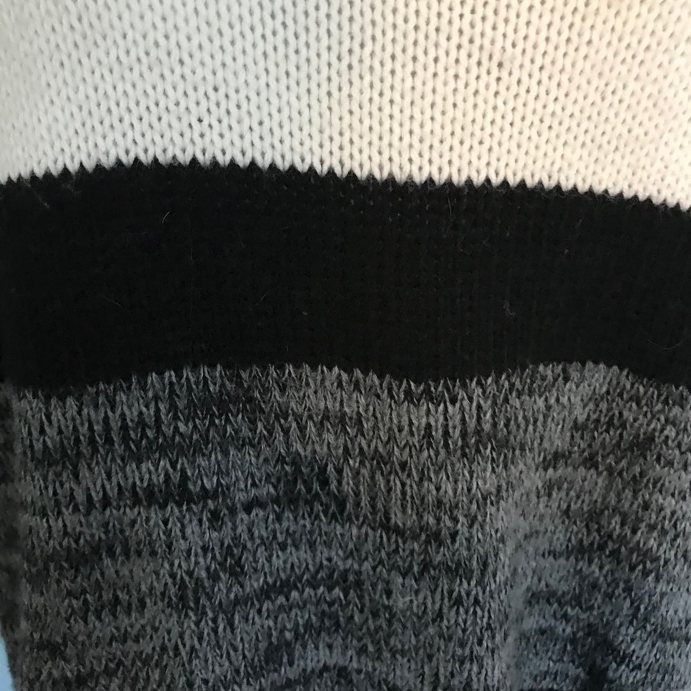 Style & Co Sweater - Picture 2 of 5